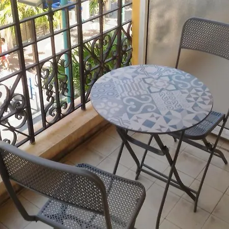 Le Victoria, 2p Moderne, Les Pieds Dans L'eau, Parking, Piscine * Menton