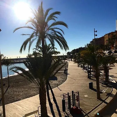 Apartment Le Victoria, 2p Moderne, Les Pieds Dans L'eau, Parking, Piscine