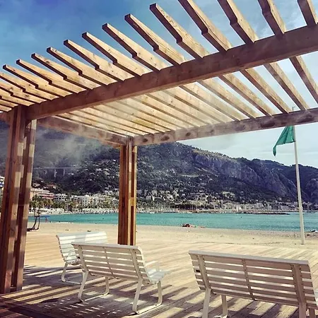 Le Victoria, 2p Moderne, Les Pieds Dans L'eau, Parking, Piscine Menton