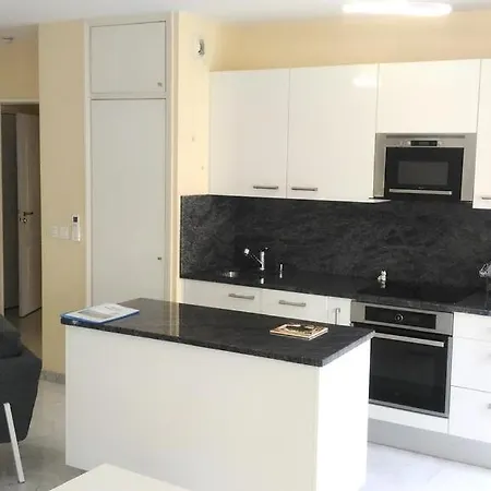 Apartment Le Victoria, 2p Moderne, Les Pieds Dans L'eau, Parking, Piscine Menton